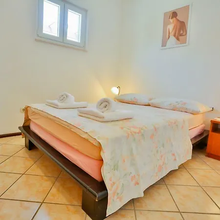 Apartment Riki Stomorska