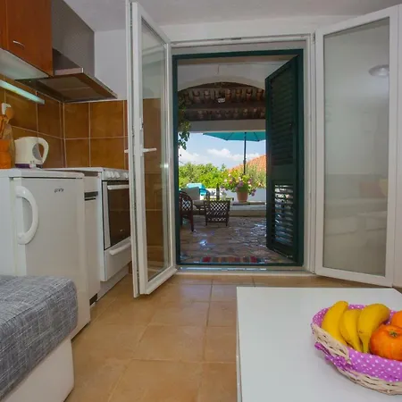 Riki Apartment *