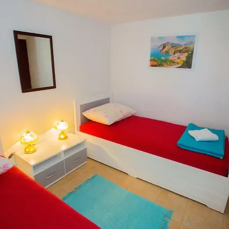 Riki Apartment *